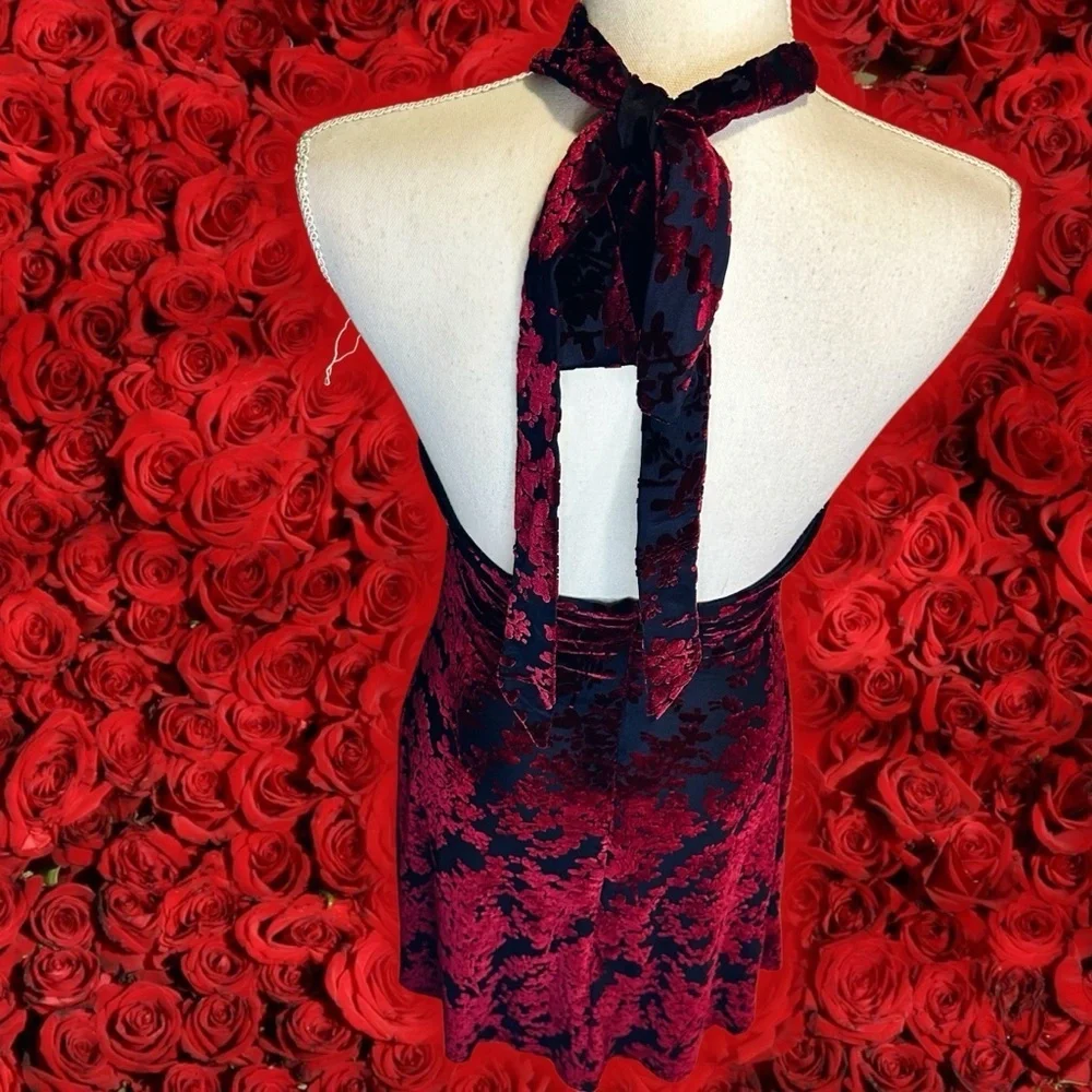 Dress the Population ‘Miranda’ Halterneck Mini Dress in “Burgundy/Black Cherry” - Picture 10 of 16